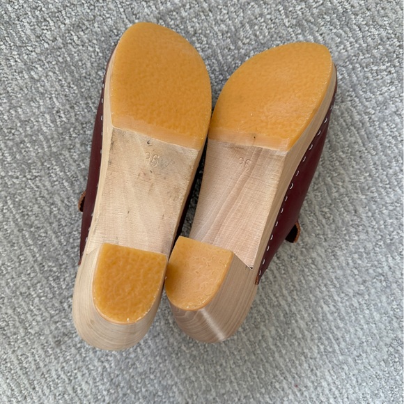NEW BRYR Clogs with Burgundy Leather and Tassles, Sz 36 - Picture 4 of 6